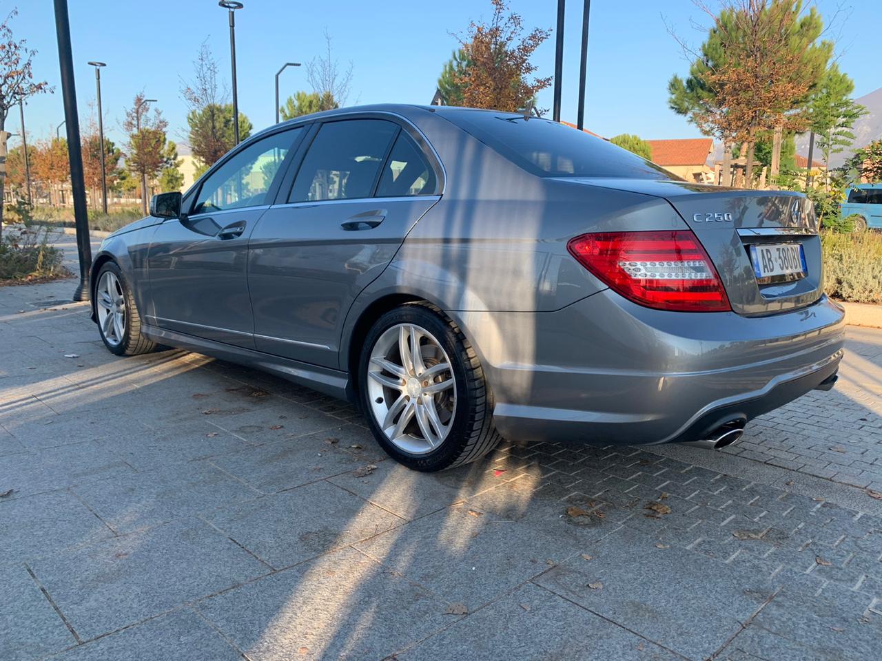 Shitet Mercedez Benz C Clas 2012