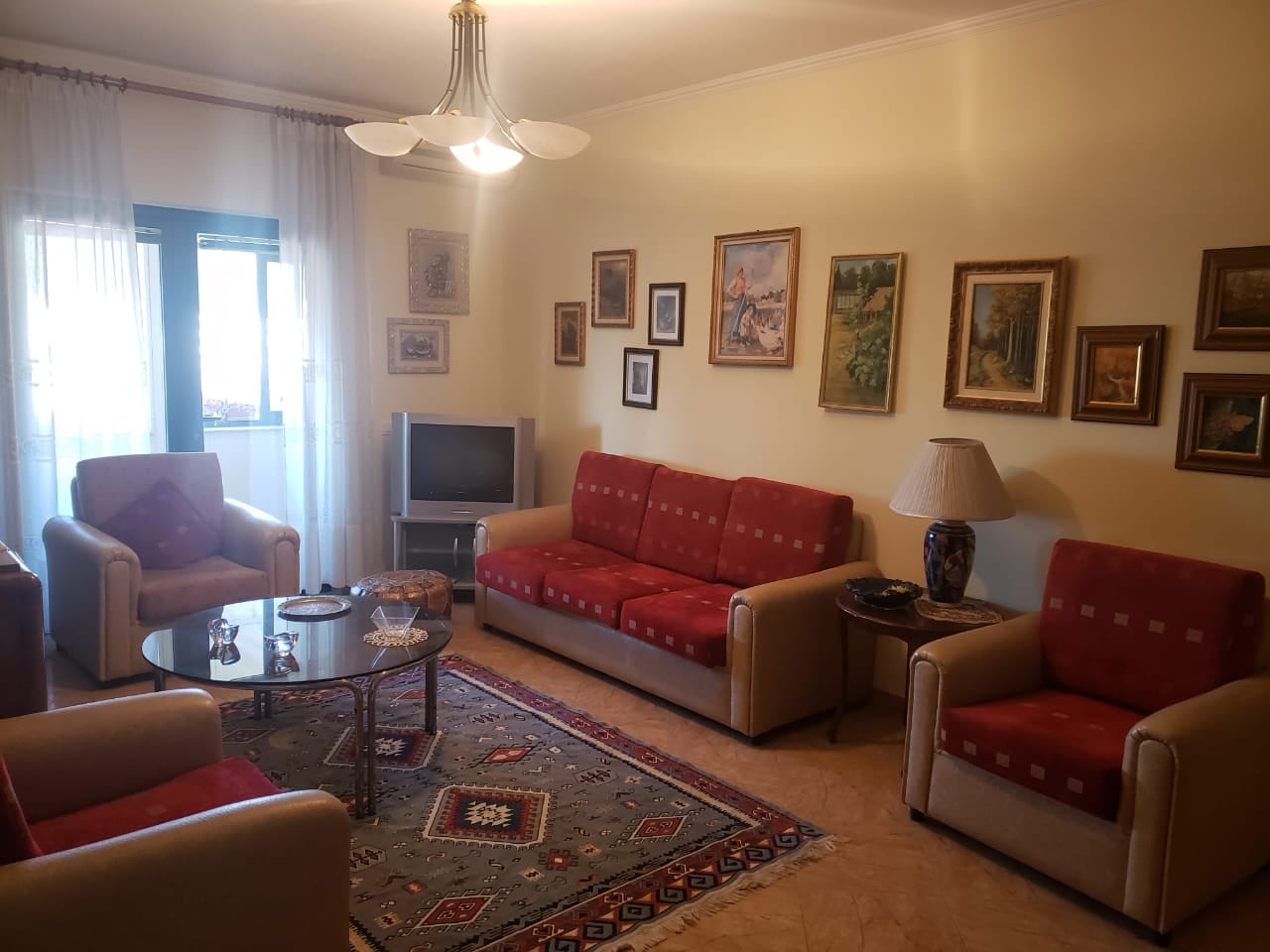 Apartament per Qira