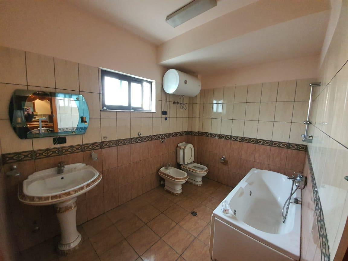 Apartament per shitje 