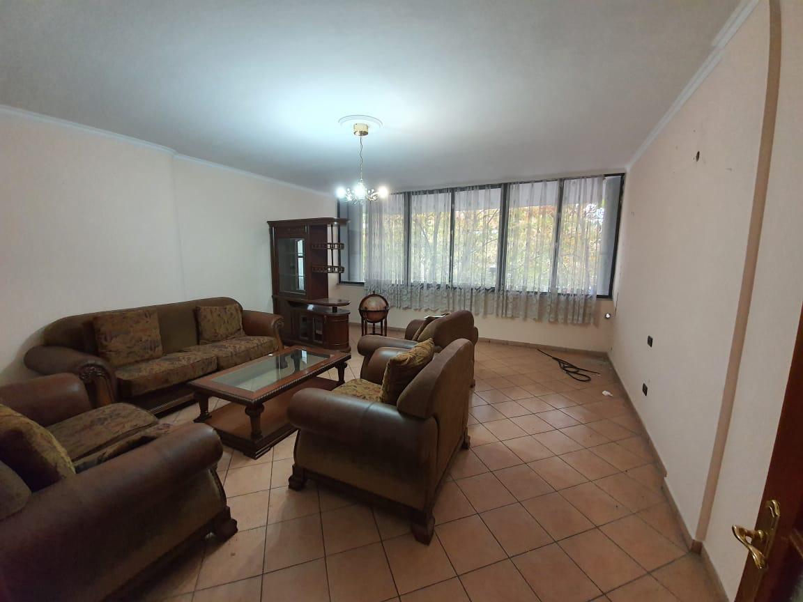 Apartament per shitje 