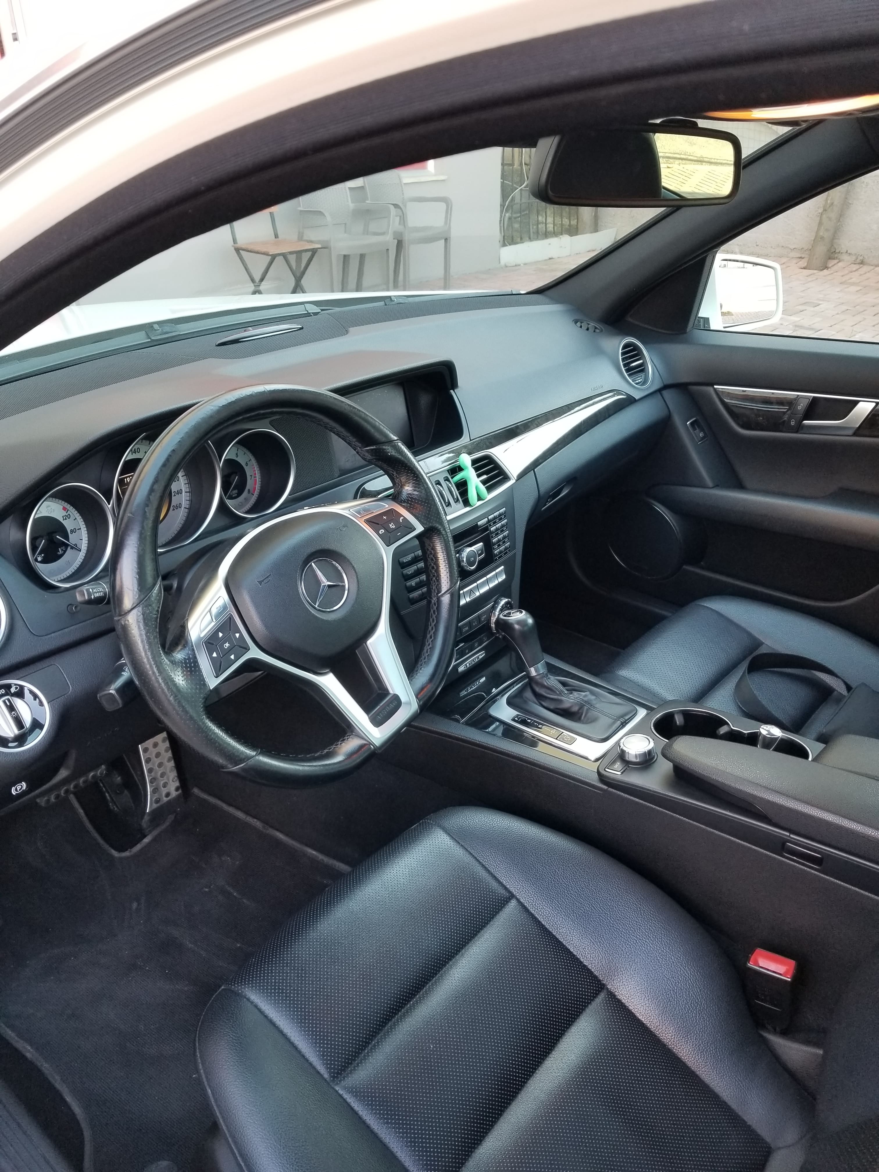 Shitet C300 viti 2012