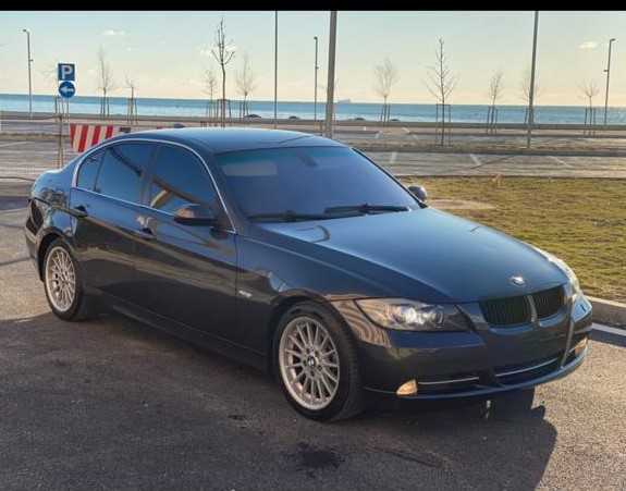 Shitet BMW 330I 