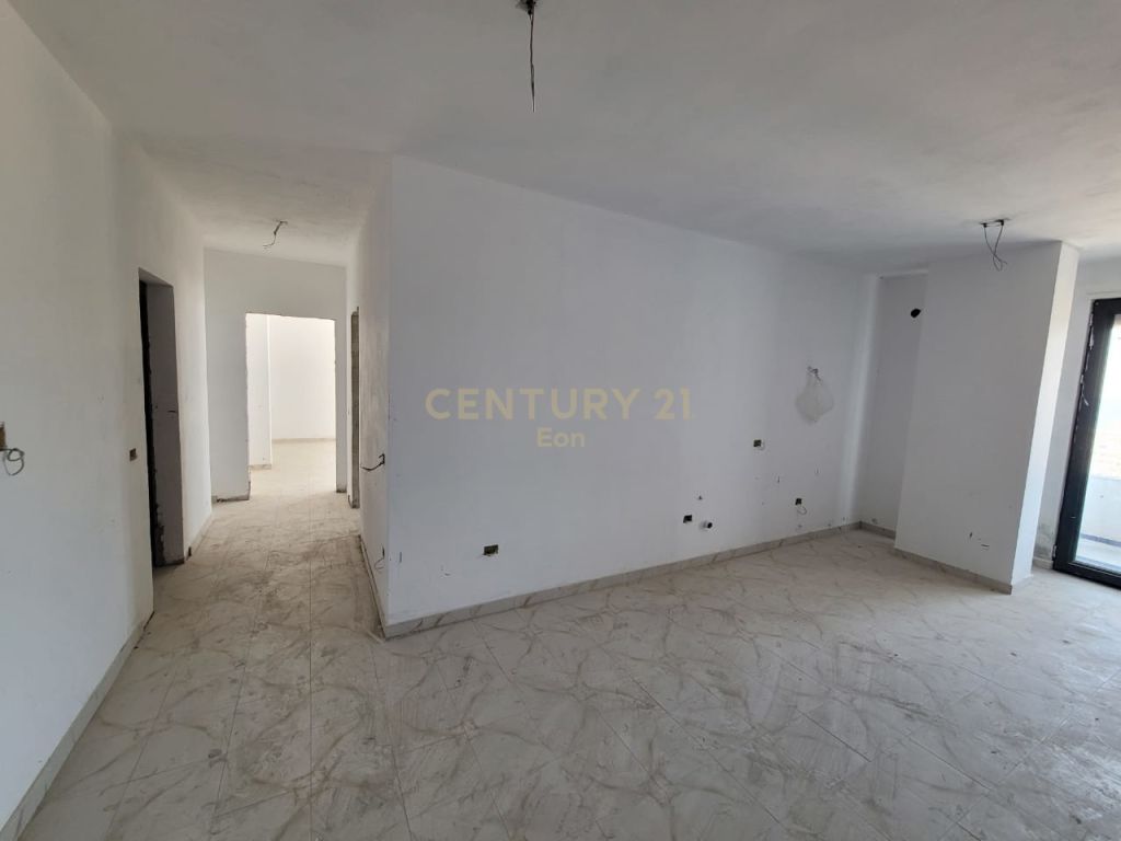 APARTAMENT 2+1+2 ME PAMJE DETI NE VOLLGA!