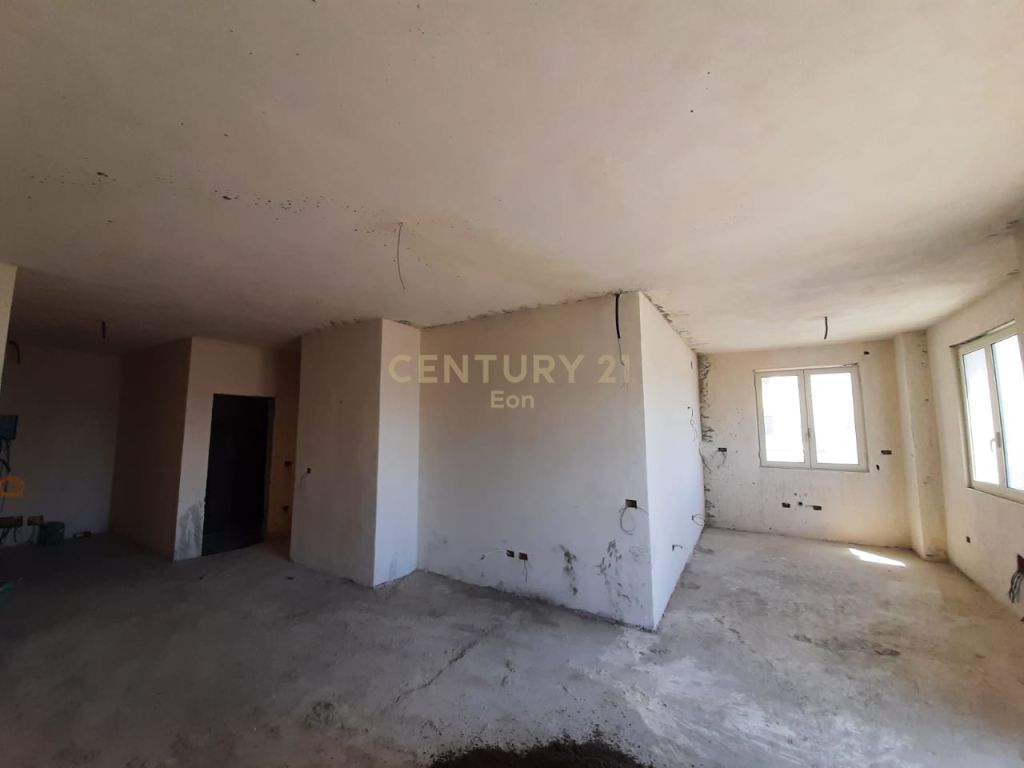SHITET APARTAMENT 2+1 PAMJE DETI RRUGA PORTIT