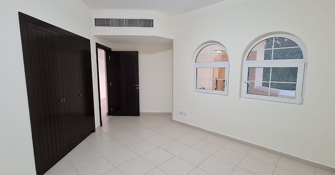 Okazion shitet Vile ne Dubai