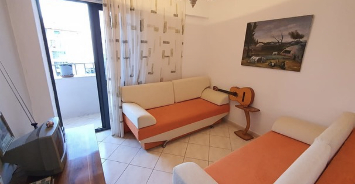 Okazion Shitet apartament 2+1 ne zonen e voll
