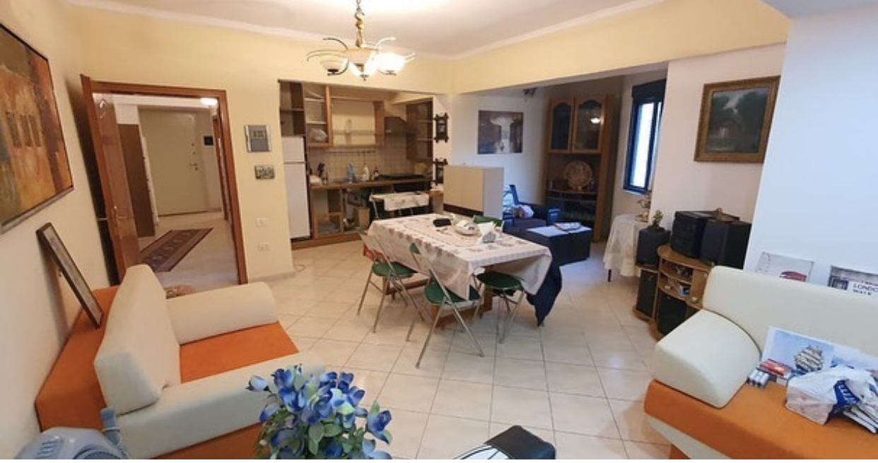 Okazion Shitet apartament 2+1 ne zonen e voll