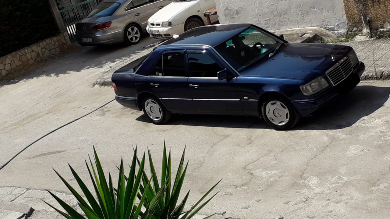 Shitet Mecedes Benz    E Class