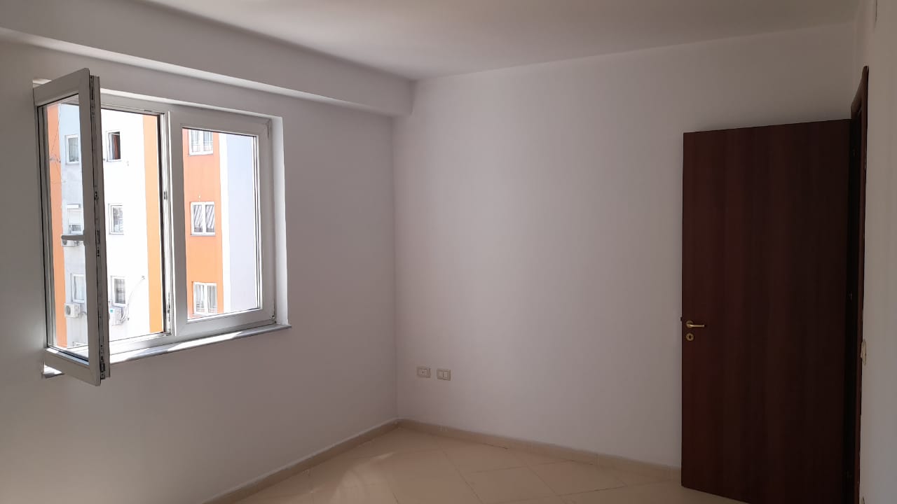Okazion! Shitet apartament 850Eurom2
