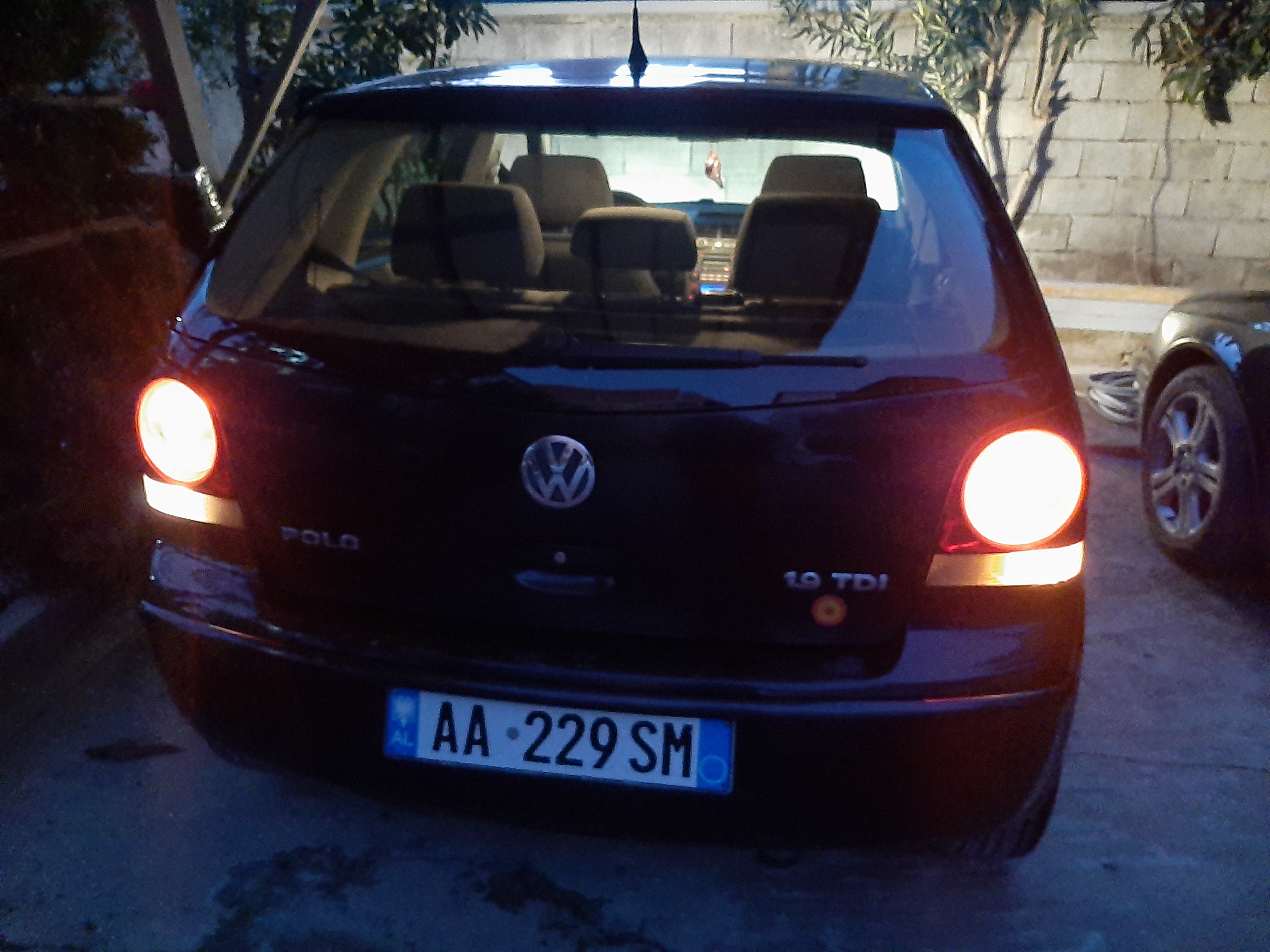 Shitet Polo shume ekonomike