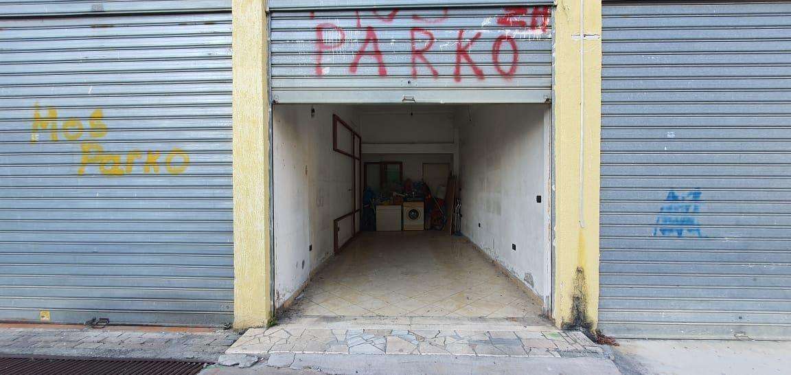 Ambient Biznesi prane shkolles Gjergj Kastrio