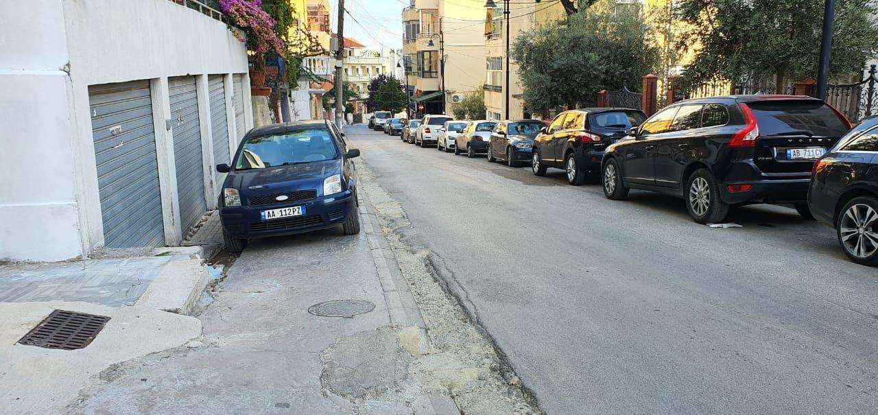 Ambient Biznesi prane shkolles Gjergj Kastrio