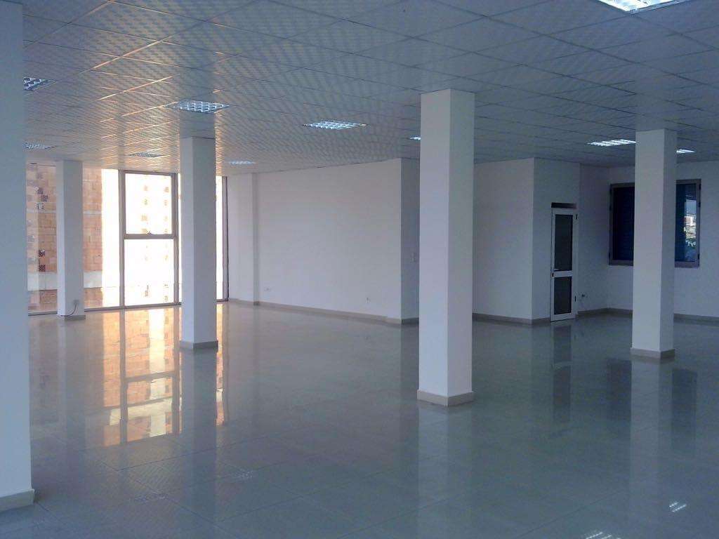Shitet Ambient Biznesi 4kate tek Ura Dajlanit