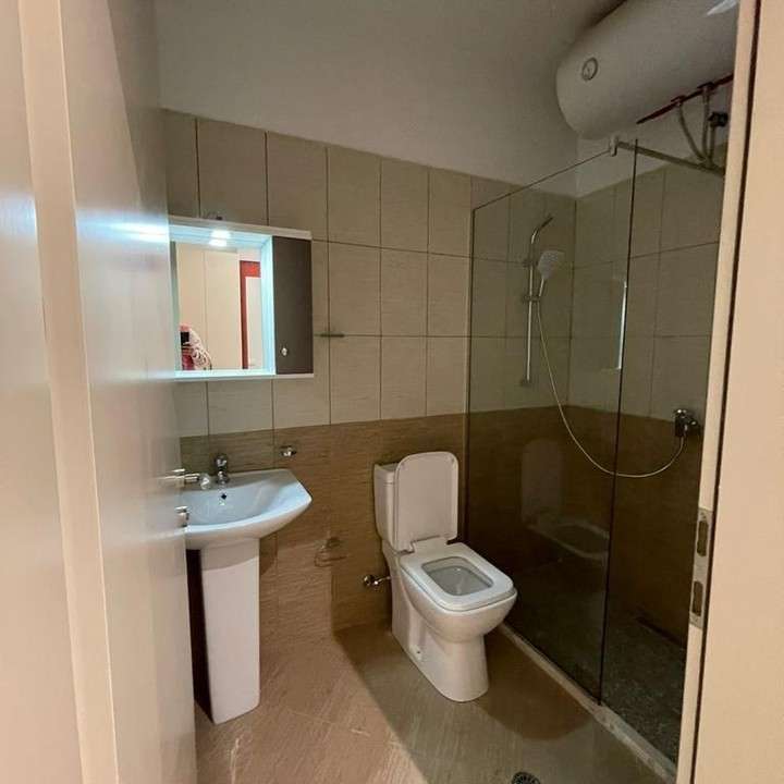  Jepet apatamenti 1+1 me qera