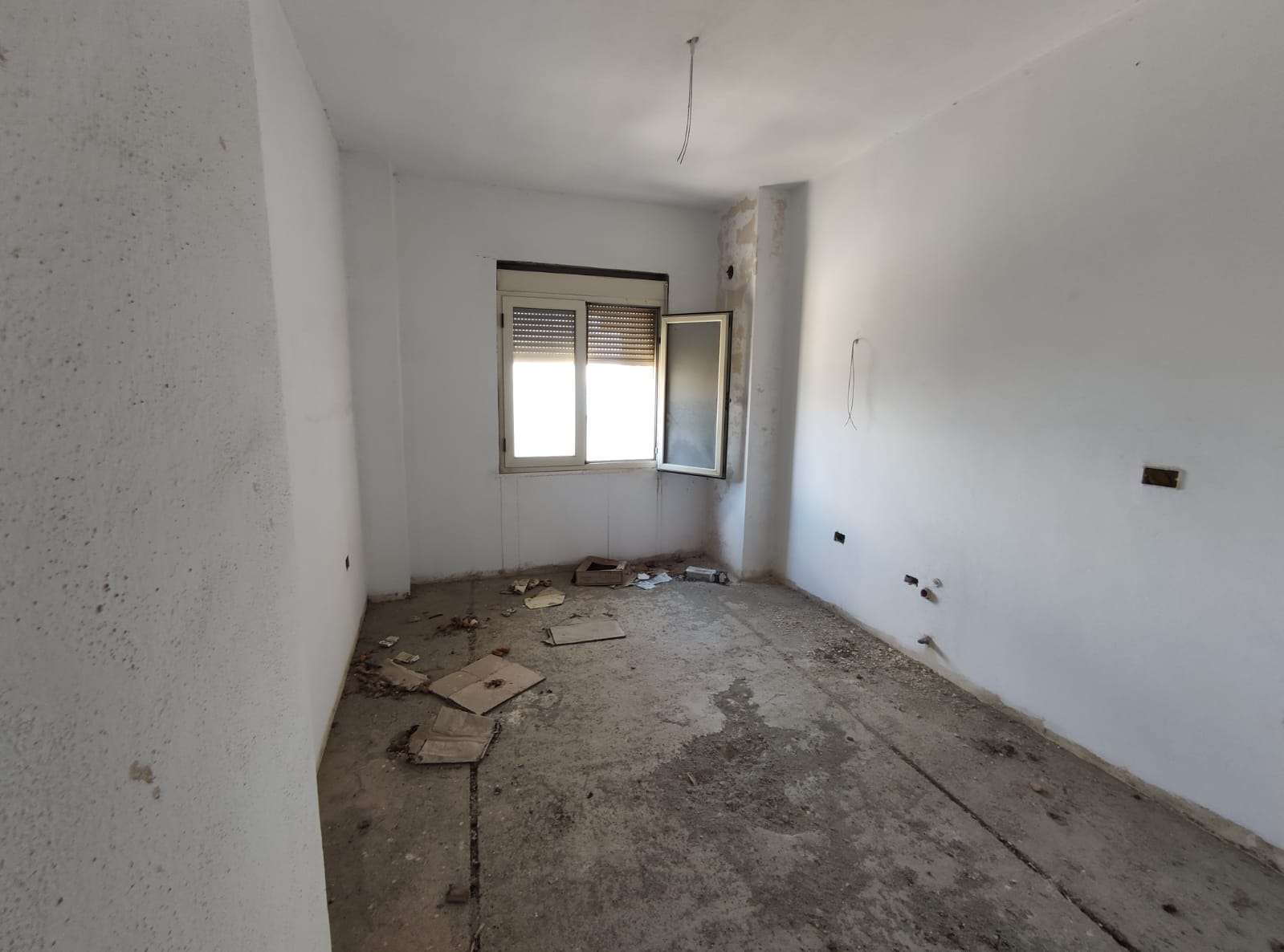 SHITET APARTAMENT 3+1+2 TEK VILA E ZOGUT