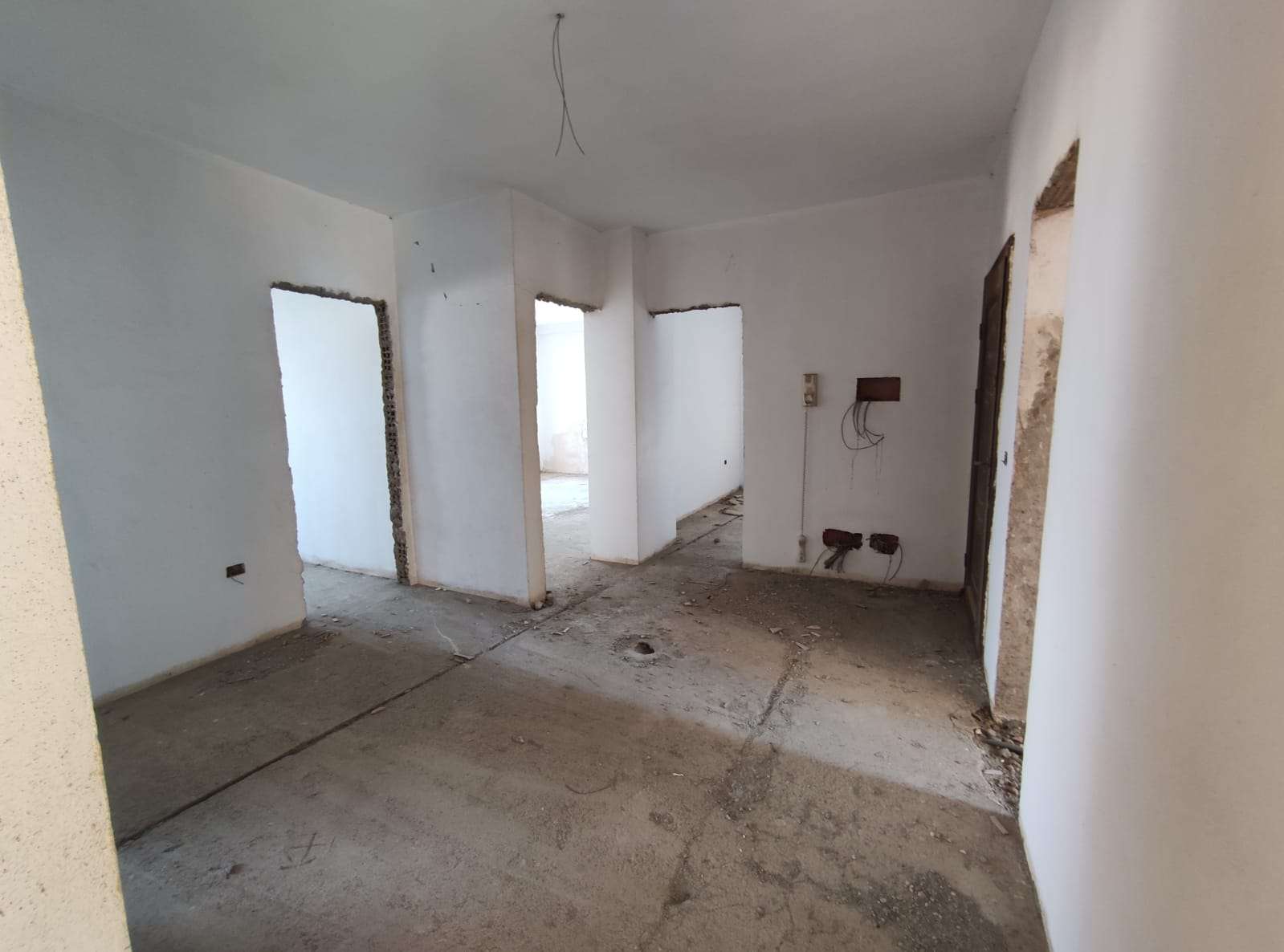 SHITET APARTAMENT 3+1+2 TEK VILA E ZOGUT
