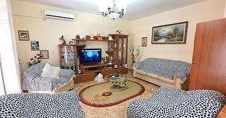 Shitet apartament 3+1 ne qender te Durresit