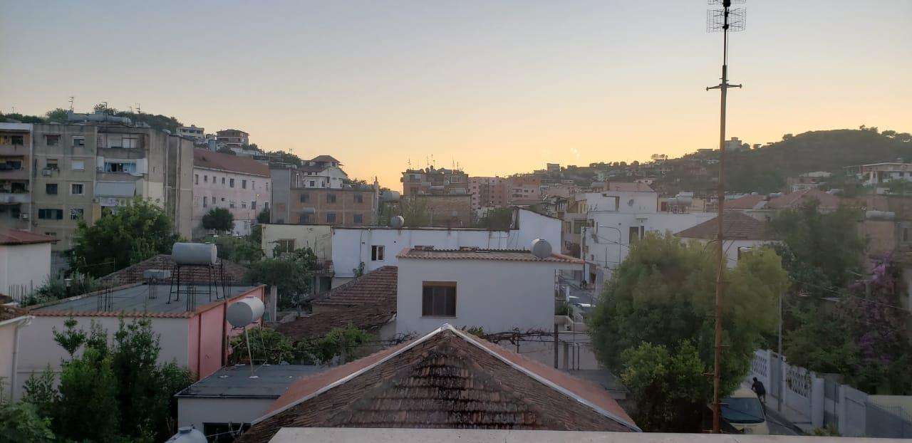 SHITET APARTAMENT 2+1 te SHKOLLA EFTALI KOCI