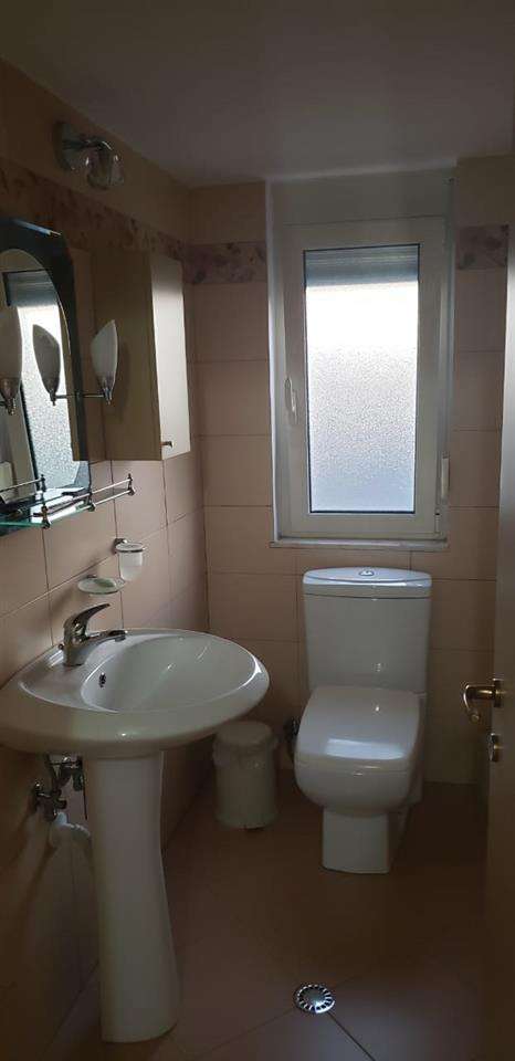 SHITET APARTAMENT 2+1 te SHKOLLA EFTALI KOCI