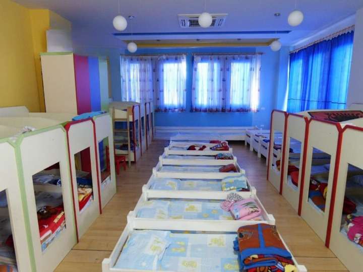 SHITET  BIZNES NE GJENDJE pune  385m2