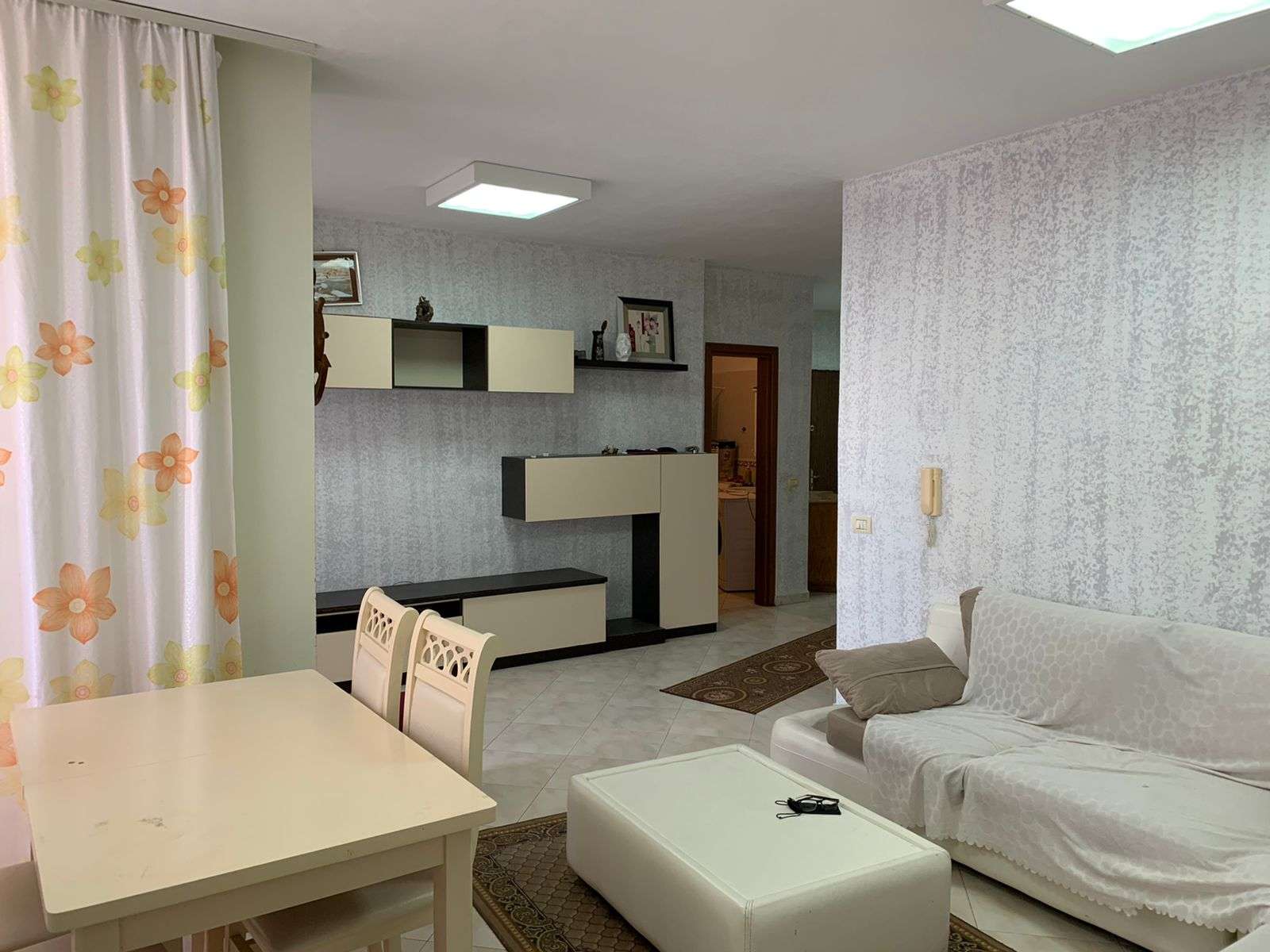 JEPET ME QIRA APARTAMENT 2+1+2 NE VOLLGA
