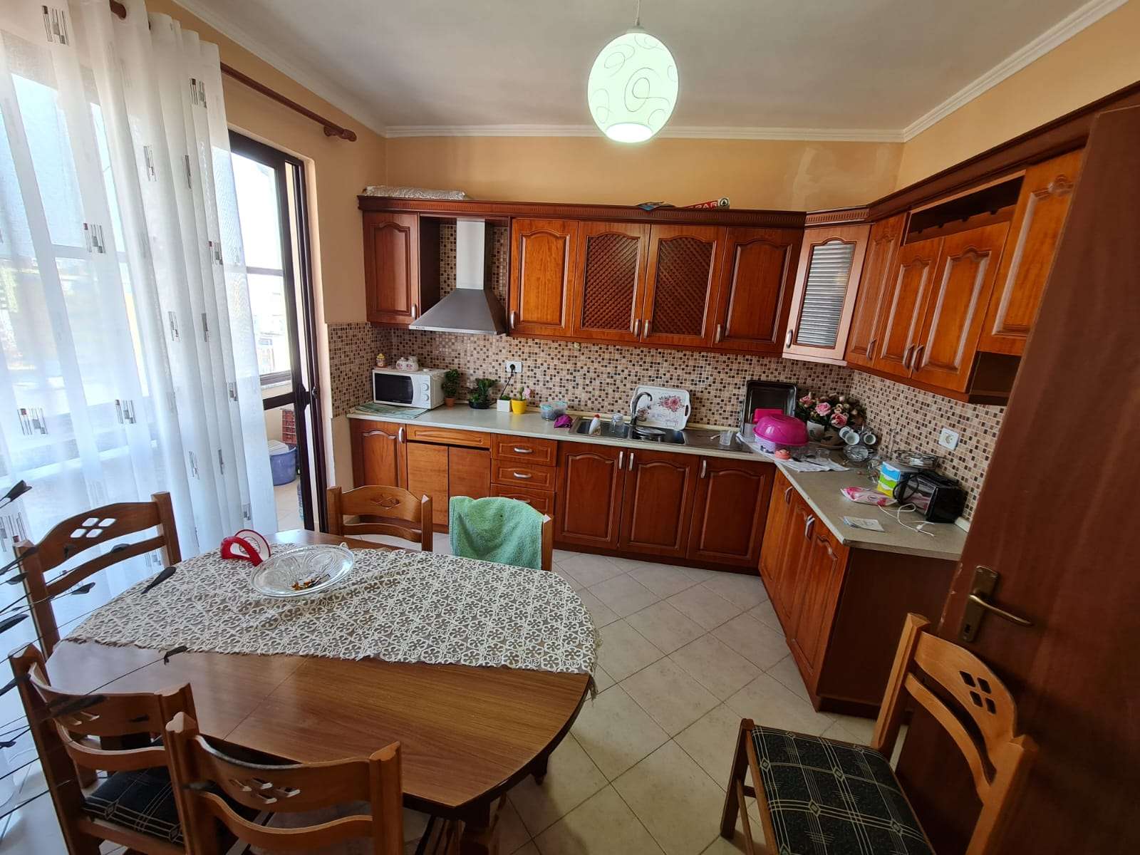 JEPET ME QIRA APARTAMENT 2+1 PRANE “2 GJELAVE