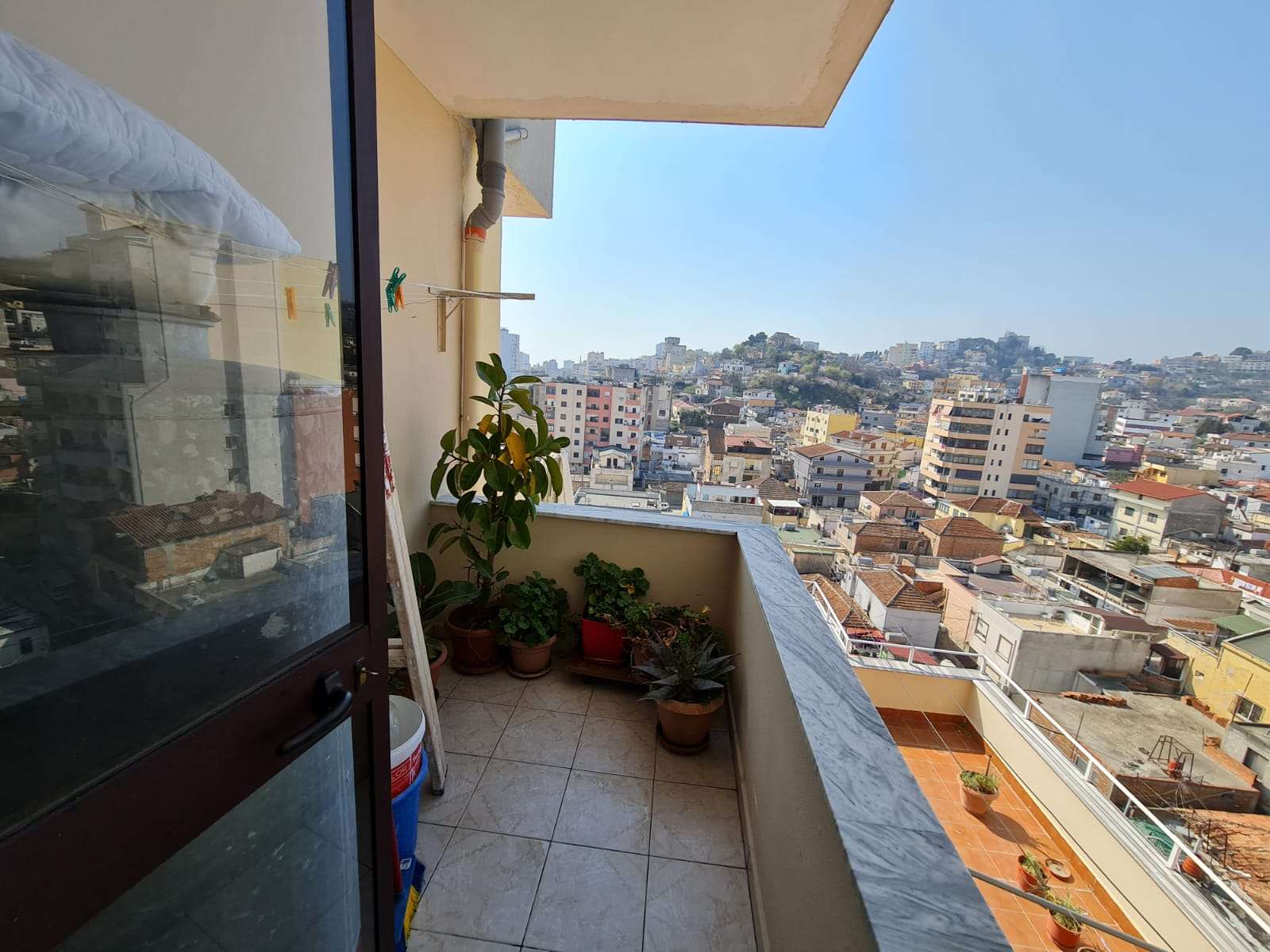 JEPET ME QIRA APARTAMENT 2+1 PRANE “2 GJELAVE JEPET ME QIRA APARTAMENT 2+1 PRANE “2 GJELAVE