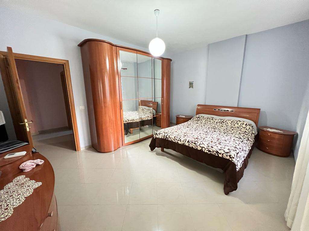SHITET APARTAMENT 2+1+2 PRANE KAZAZIT