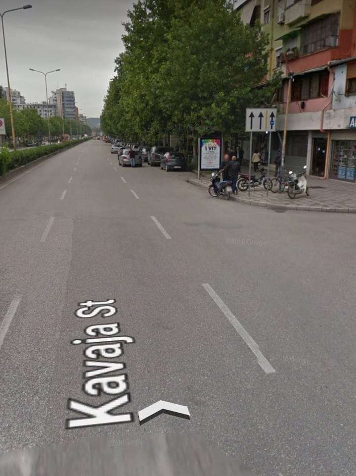 Shitet dyqan, tek Rruga e 