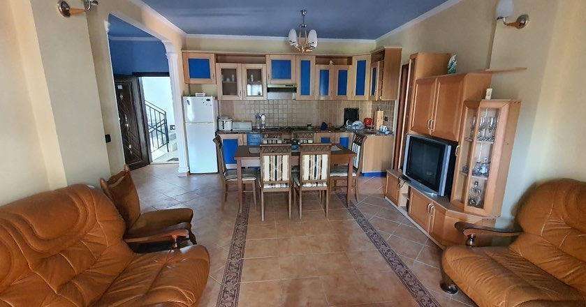 Shitet Apartament 2+1 vija dyte 