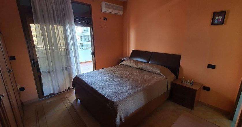 Shitet Apartament 2+1 vija dyte 
